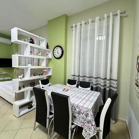 סרנדה Solei Apartments מראה חיצוני תמונה