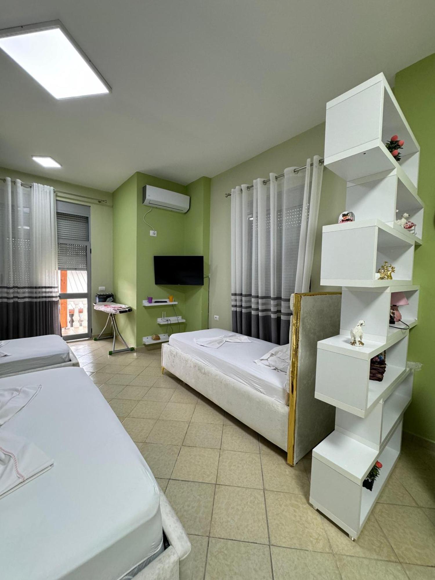 סרנדה Solei Apartments מראה חיצוני תמונה